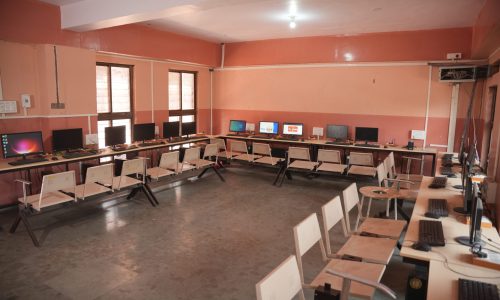 4) Computer Lab